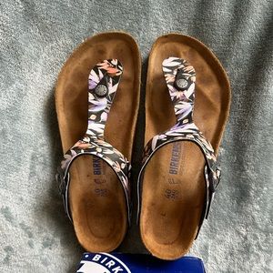 Birkenstock GIZEH. Floral fades black size 40.
